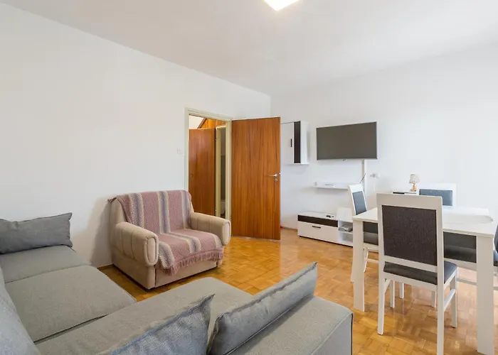 1 Bedroom Amazing In Funtana
